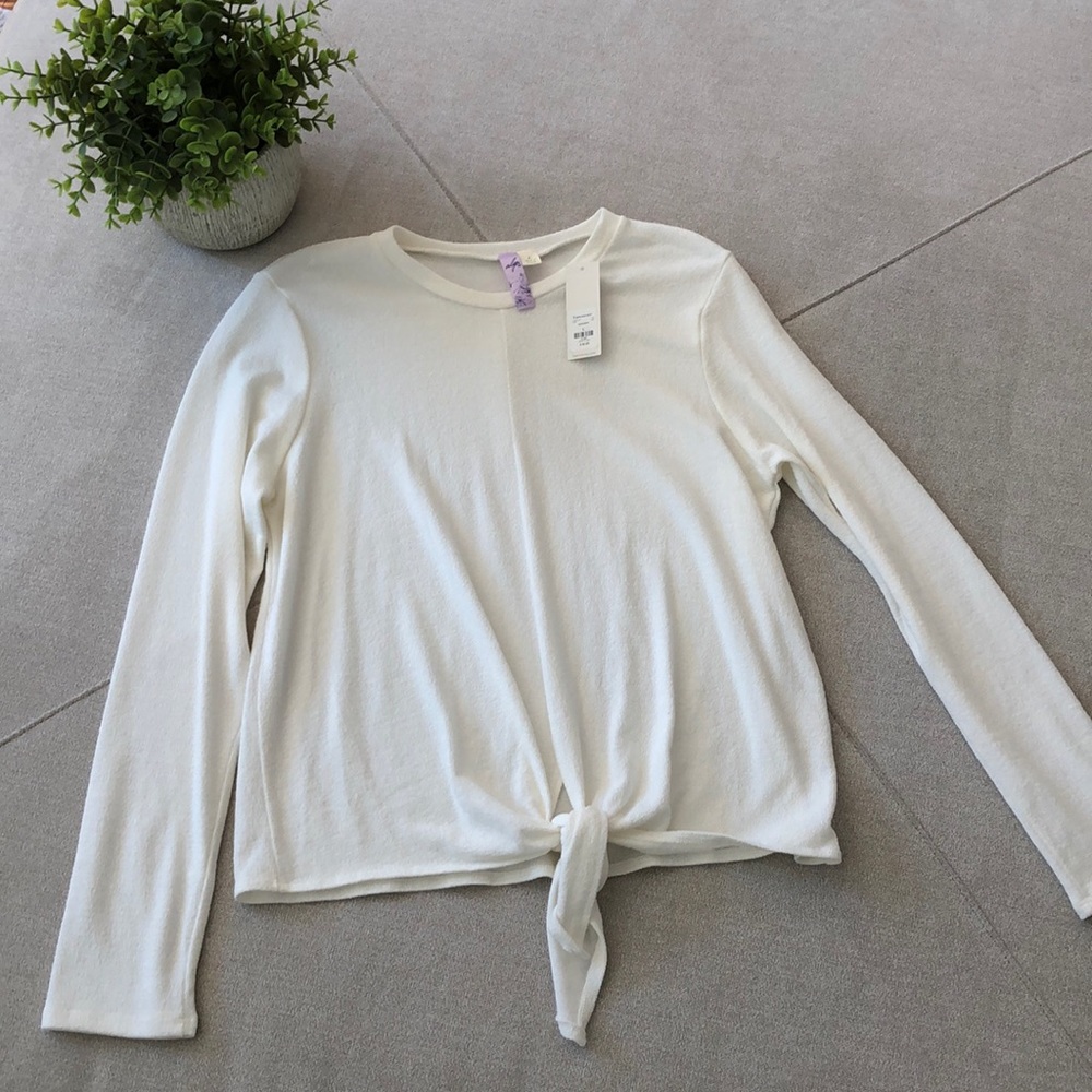 Alya ivory knit top NWT L Francesca’s